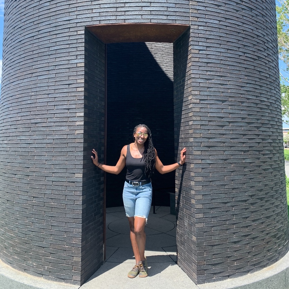 Meet your Posher, Ayesha